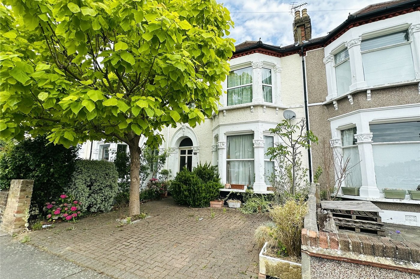 4 bedroom house for sale in London | Robinson Jackson