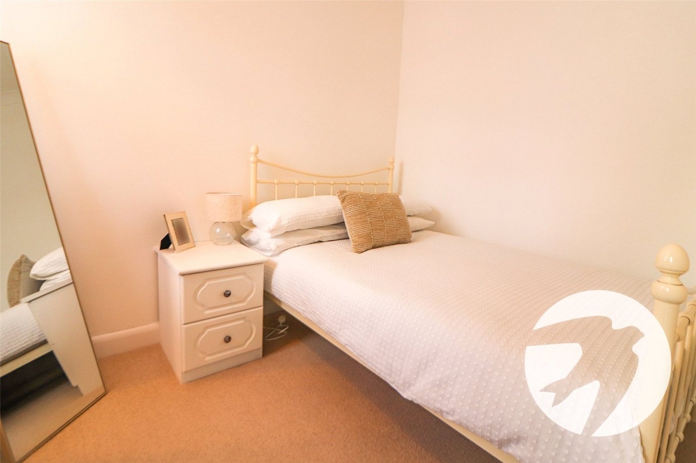 2 bedroom bungalow for sale in Bexleyheath | Robinson Jackson