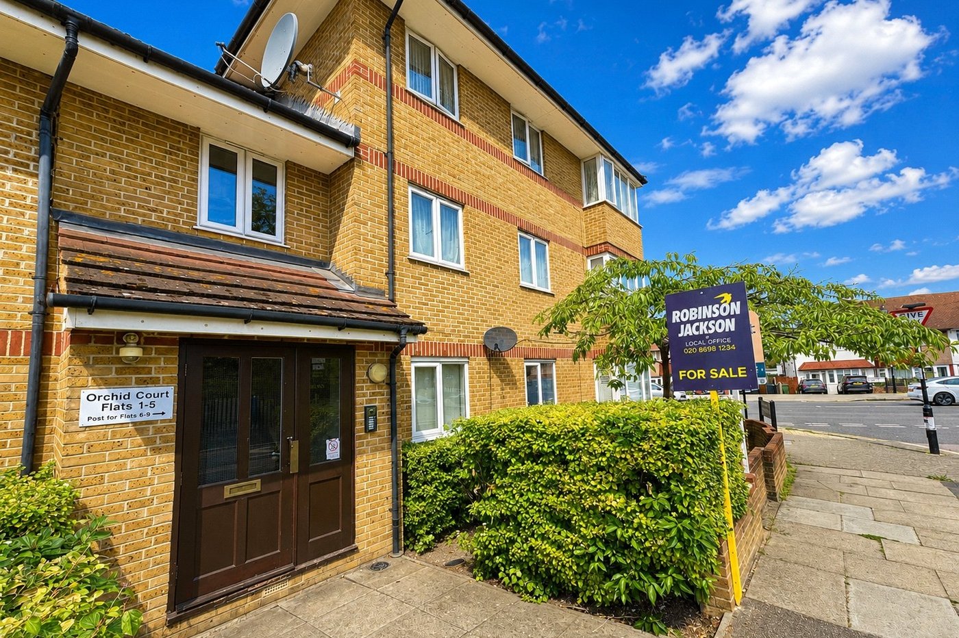 2 bedroom property for sale in Bromley | Robinson Jackson