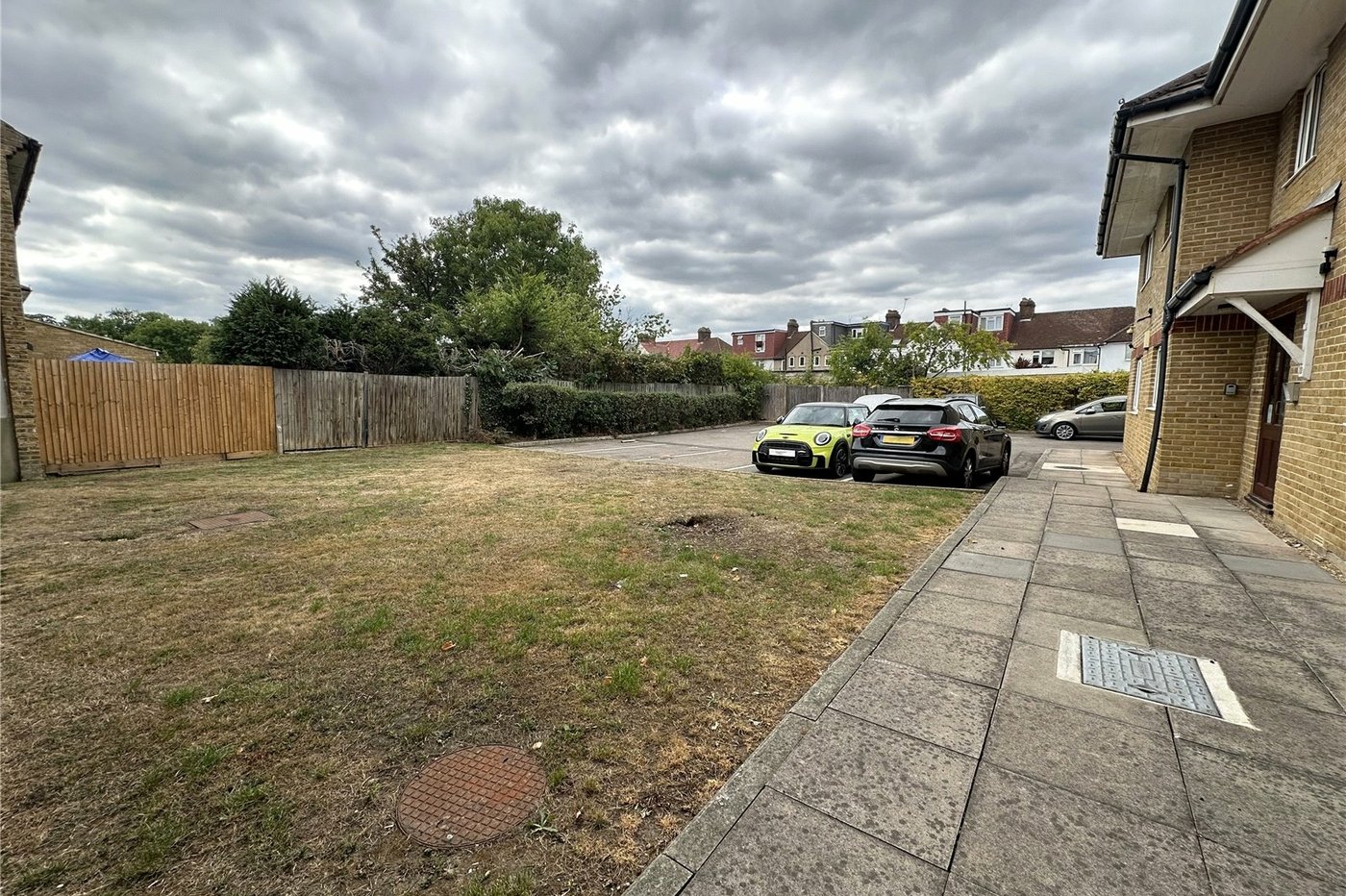 2 bedroom property for sale in Bromley | Robinson Jackson