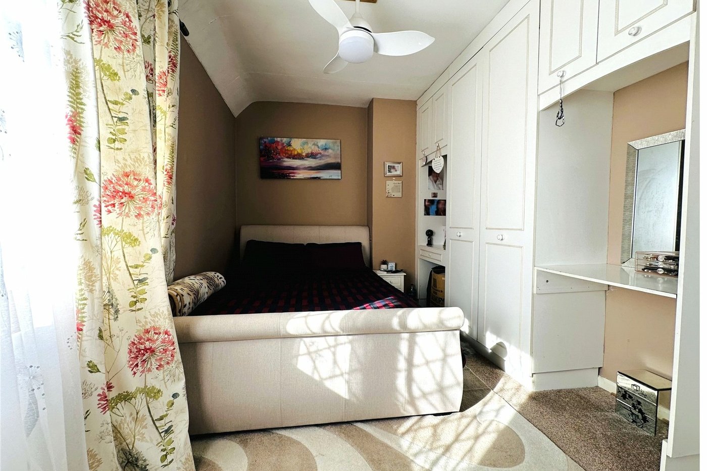 3 bedroom house for sale in Bromley | Robinson Jackson