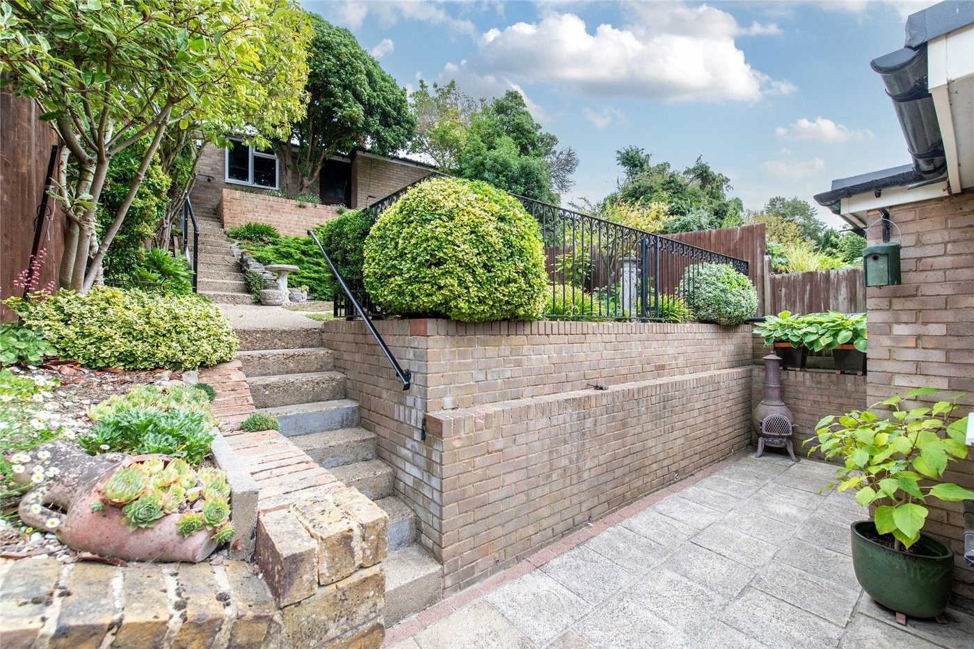 3 bedroom house for sale in Istead Rise | Robinson Michael & Jackson