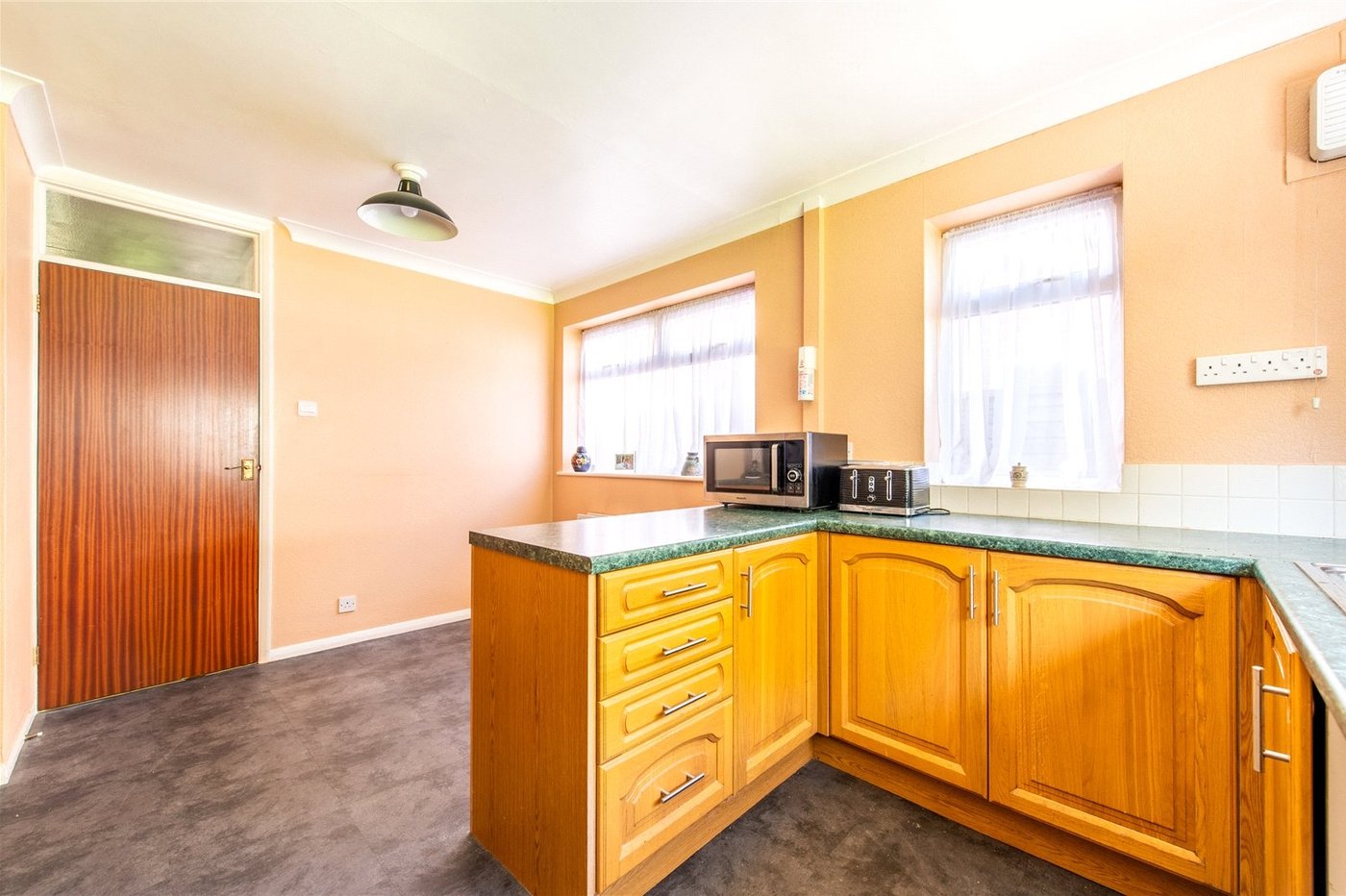 3 bedroom house for sale in Istead Rise | Robinson Michael & Jackson