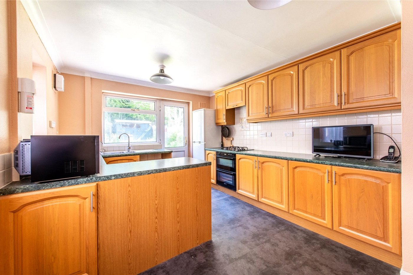 3 bedroom house for sale in Istead Rise | Robinson Michael & Jackson