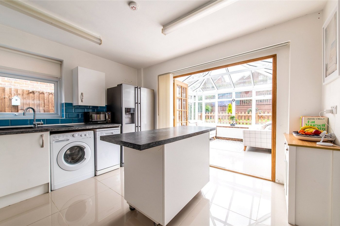 2 bedroom bungalow for sale in Istead Rise | Robinson Michael & Jackson