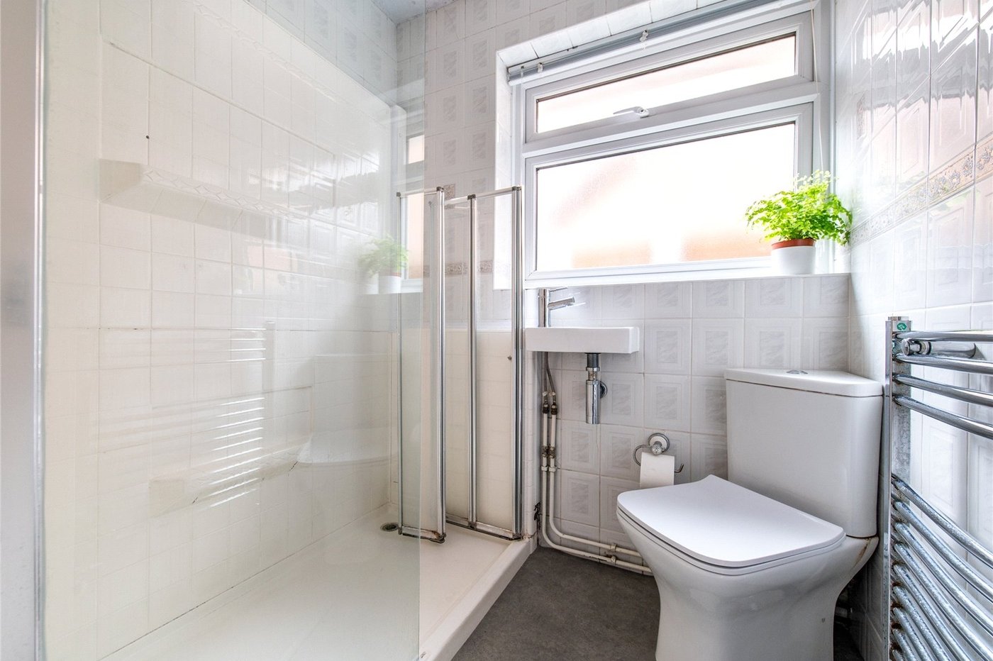 2 bedroom bungalow for sale in Istead Rise | Robinson Michael & Jackson