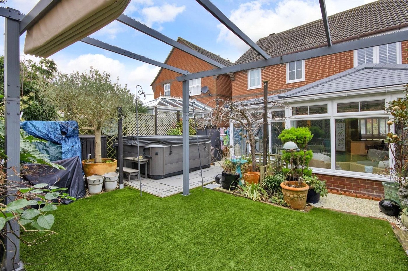 4 bedroom house for sale in High Halstow | Robinson Michael & Jackson