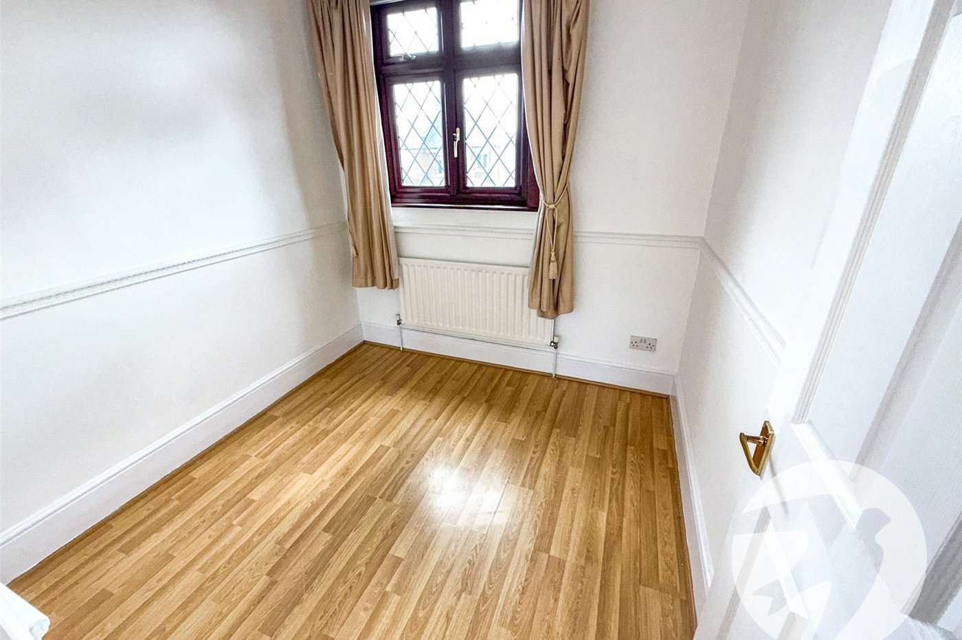 3 bedroom house for sale in London | Robinson Jackson