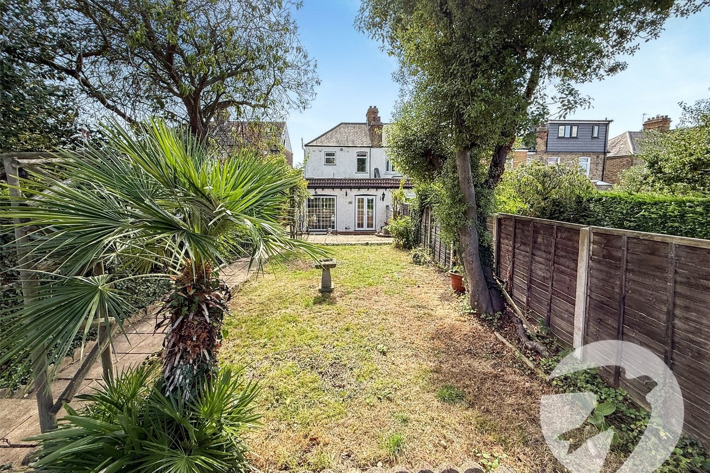 3 bedroom house for sale in London | Robinson Jackson