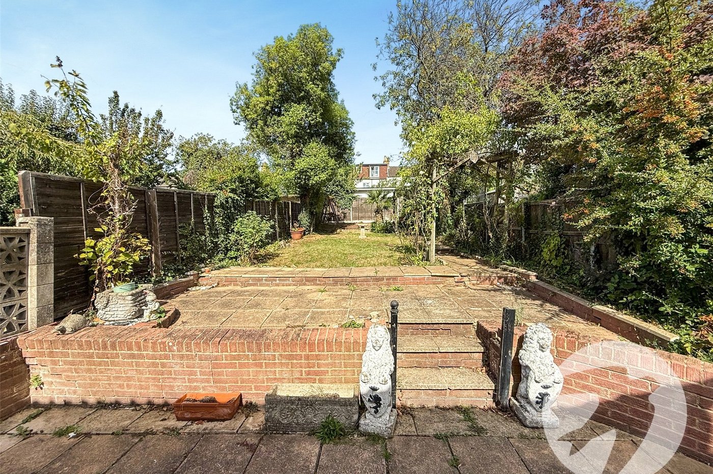 3 bedroom house for sale in London | Robinson Jackson