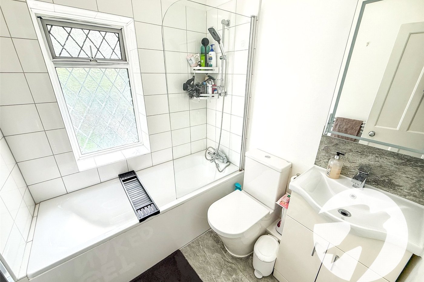 2 bedroom house for sale in London | Robinson Jackson