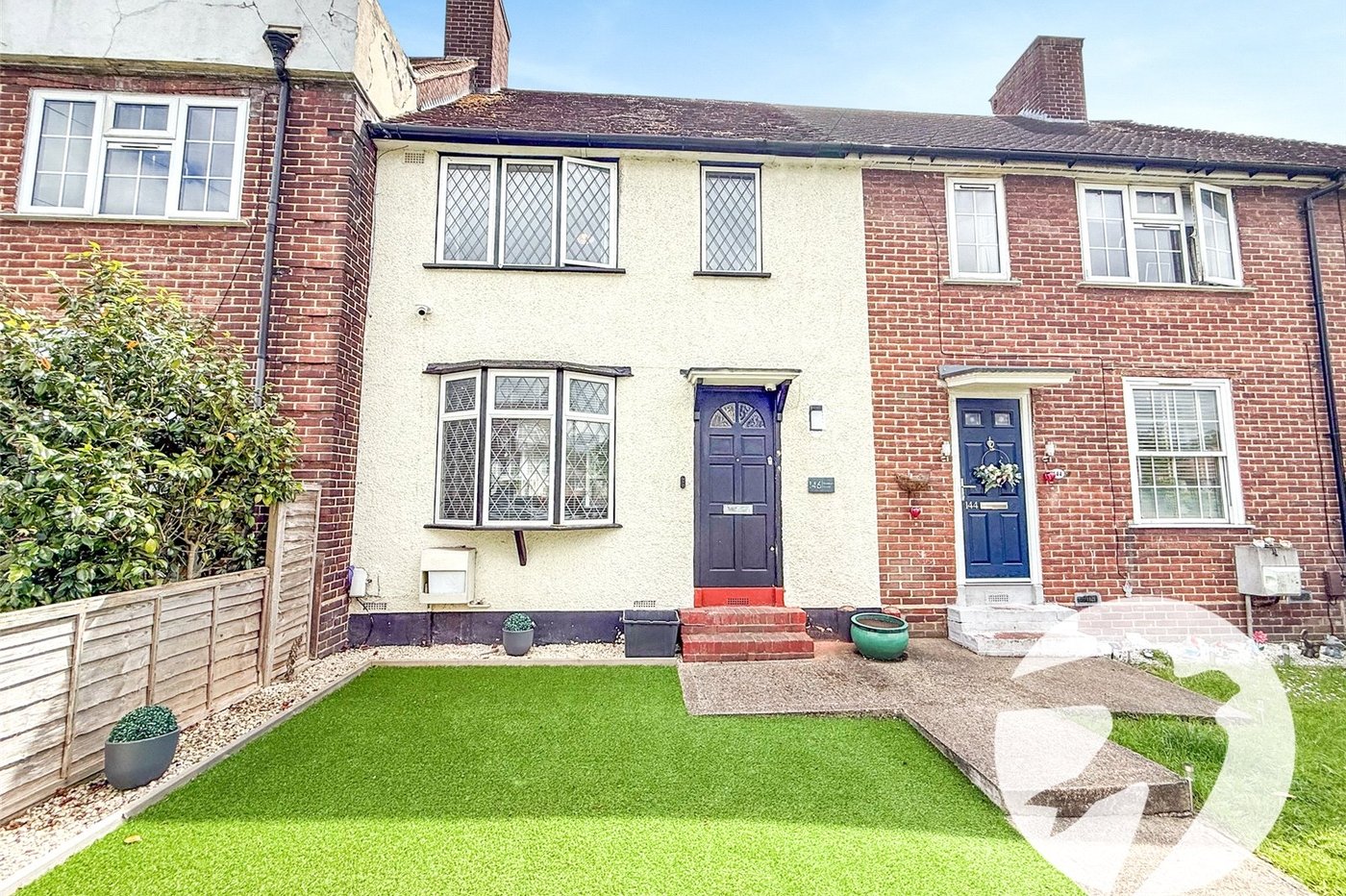 2 bedroom house for sale in London | Robinson Jackson