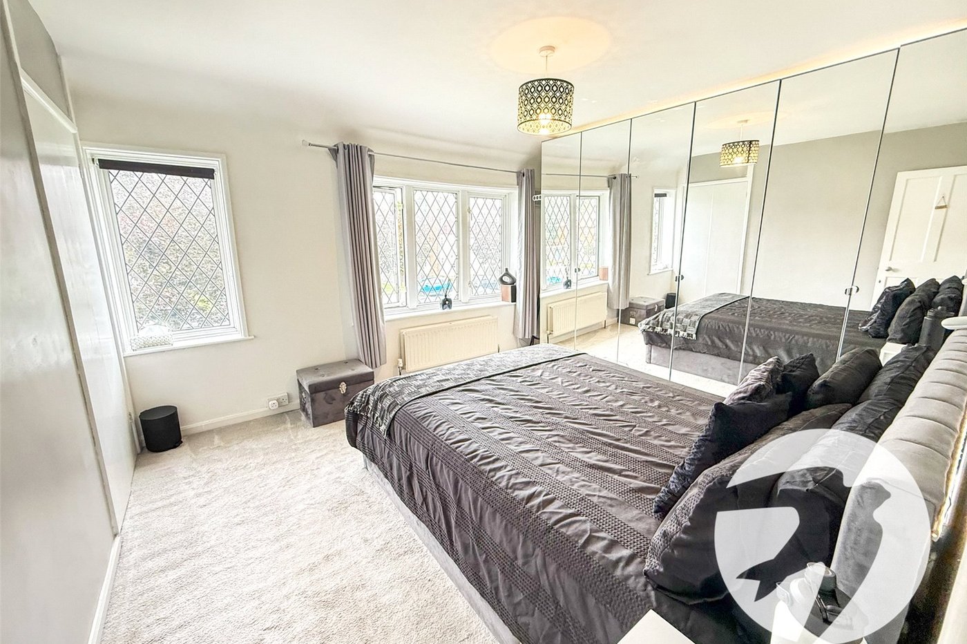 2 bedroom house for sale in London | Robinson Jackson