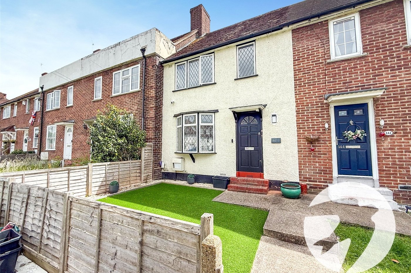 2 bedroom house for sale in London | Robinson Jackson