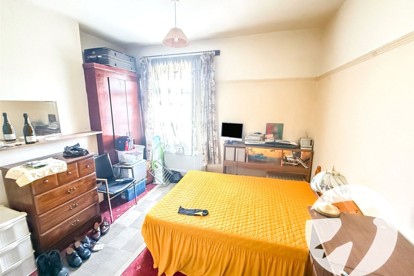 3 bedroom house for sale in London | Robinson Jackson