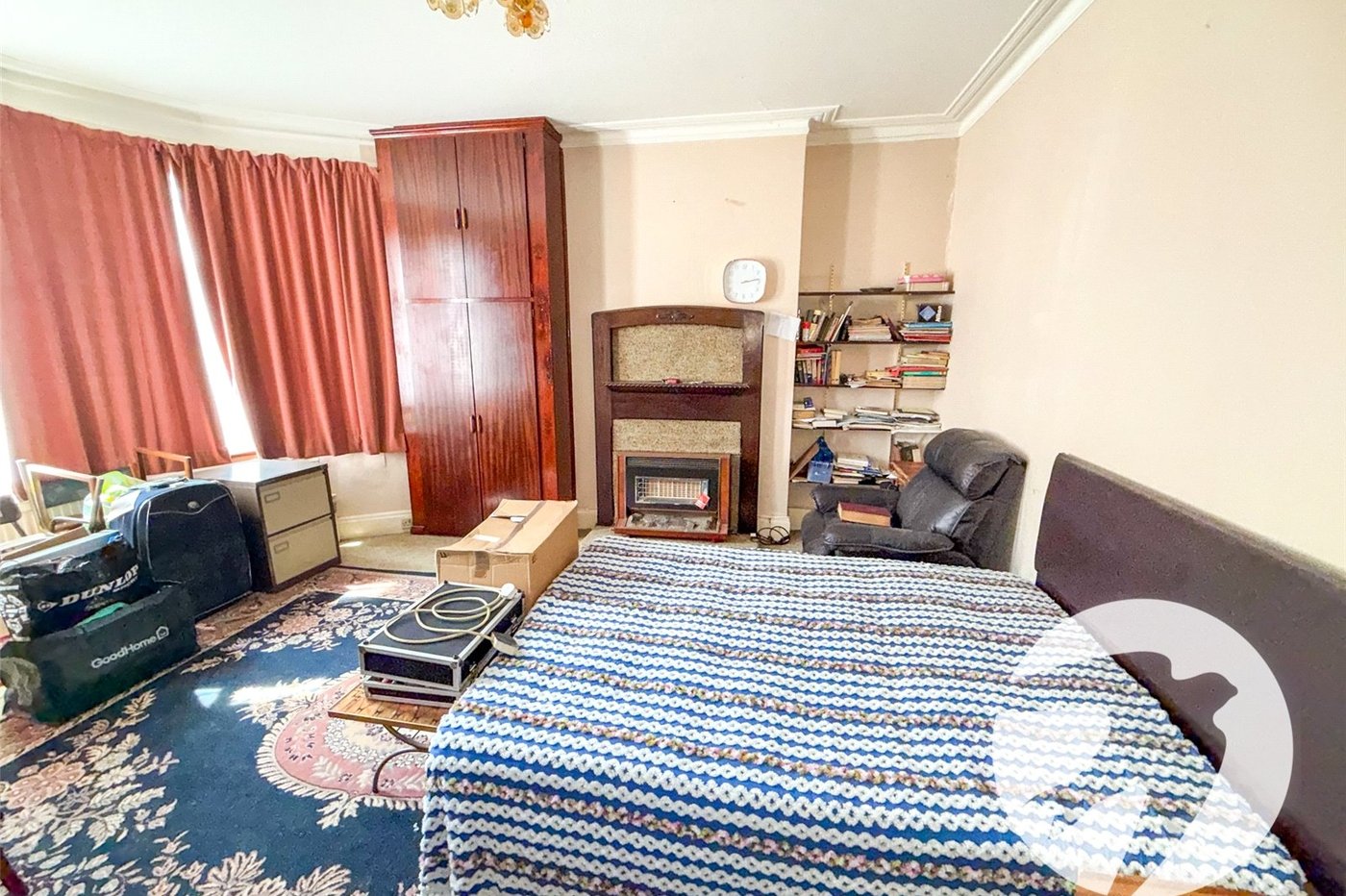 3 bedroom house for sale in London | Robinson Jackson