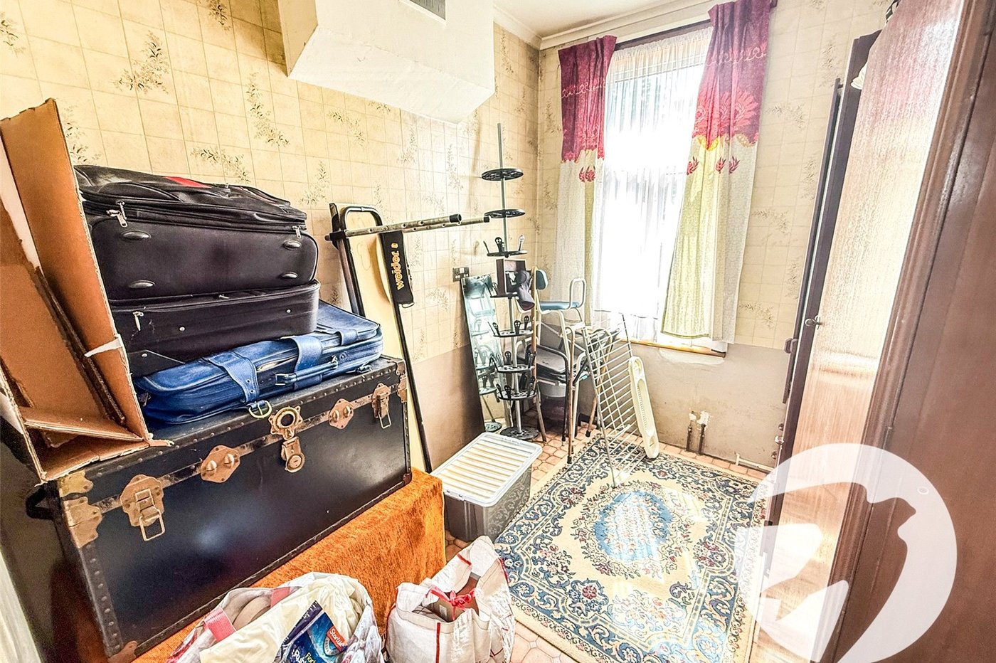3 bedroom house for sale in London | Robinson Jackson