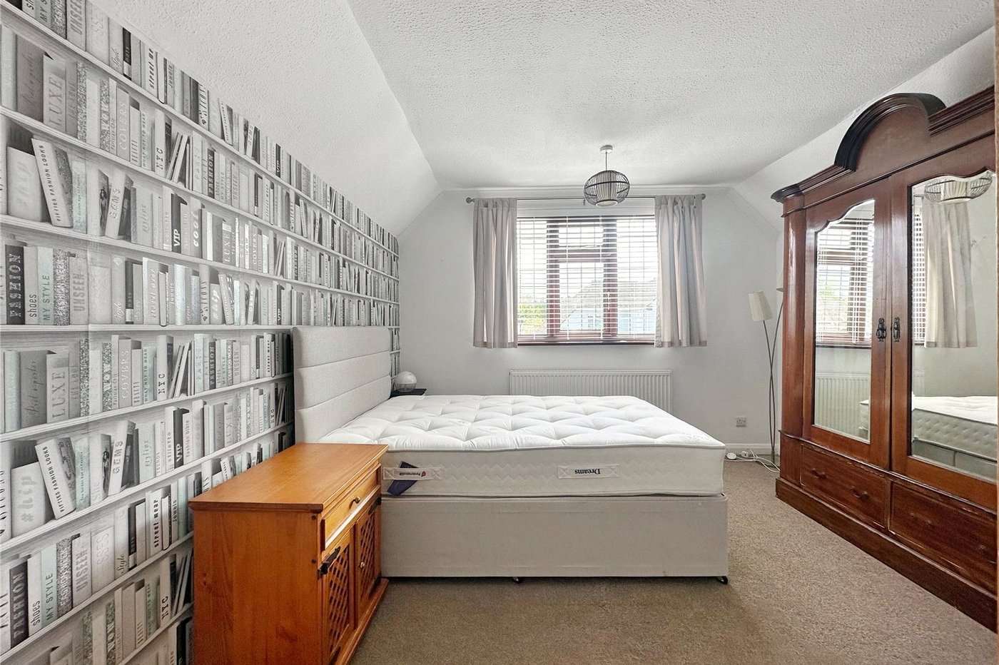 3 bedroom property for sale in Rainham | Robinson Michael & Jackson