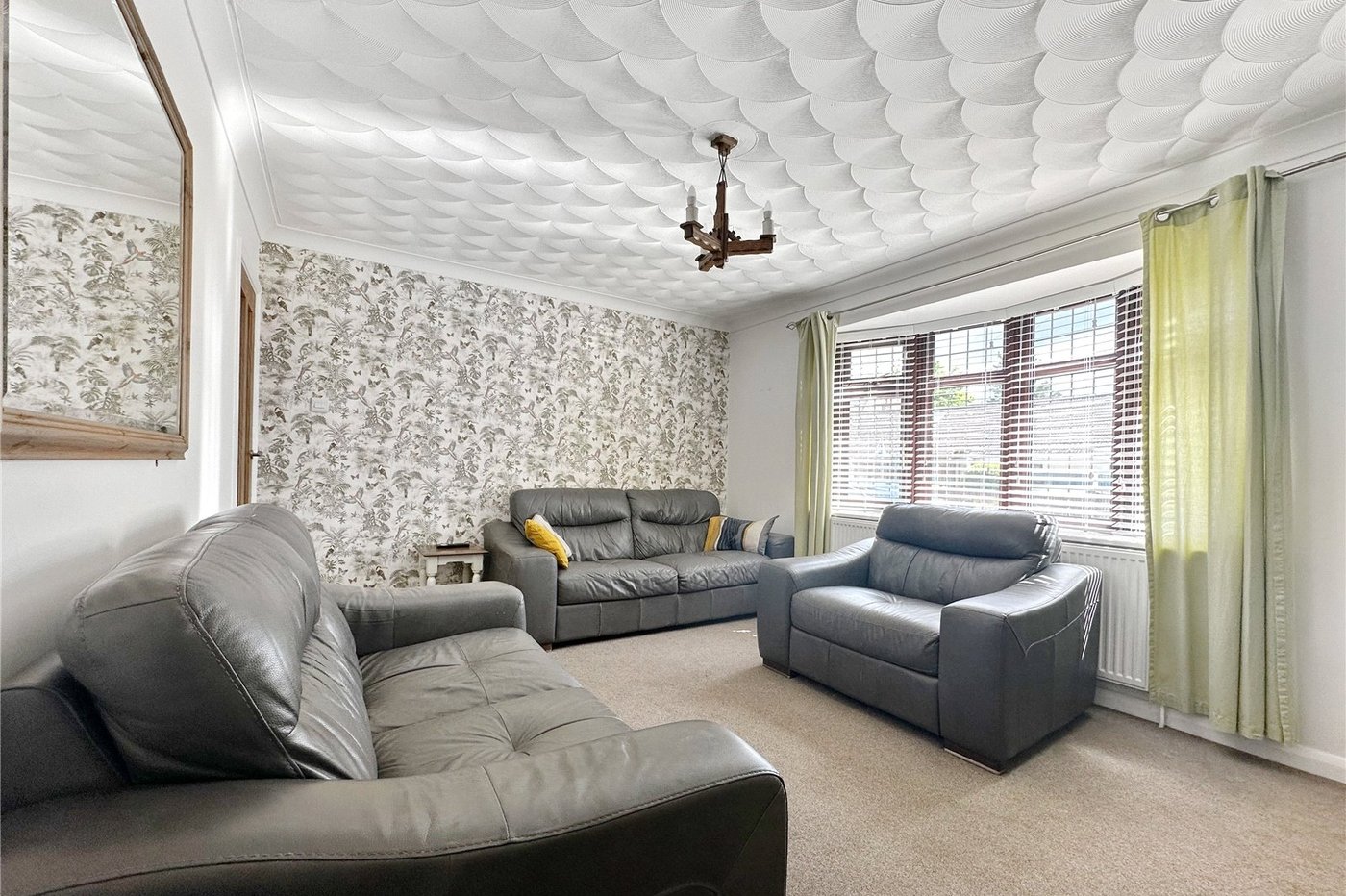 3 bedroom property for sale in Rainham | Robinson Michael & Jackson