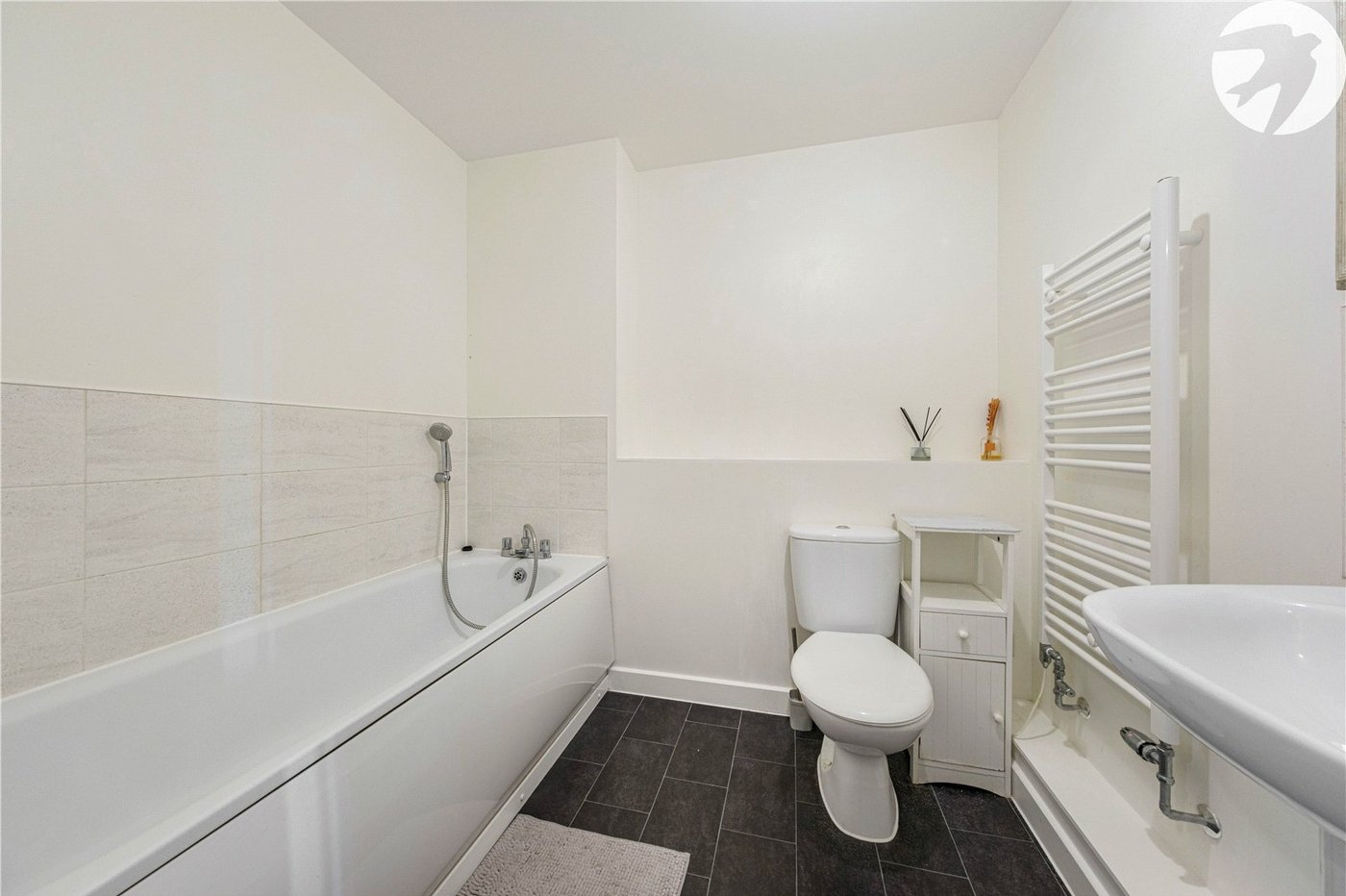 2 bedroom property for sale in Dartford | Robinson Jackson
