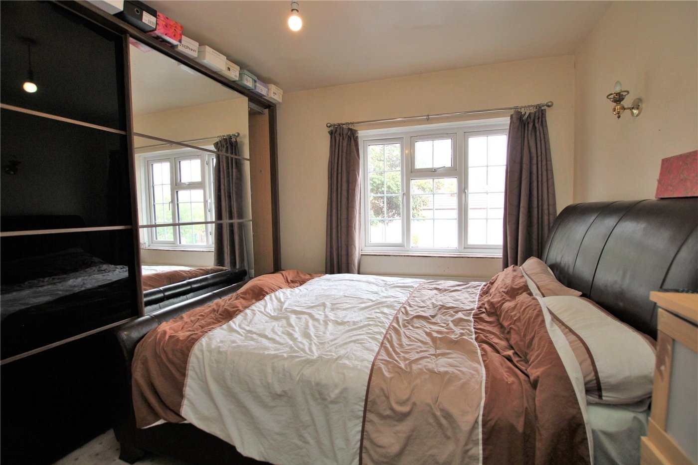 3 bedroom house for sale in London | Robinson Jackson