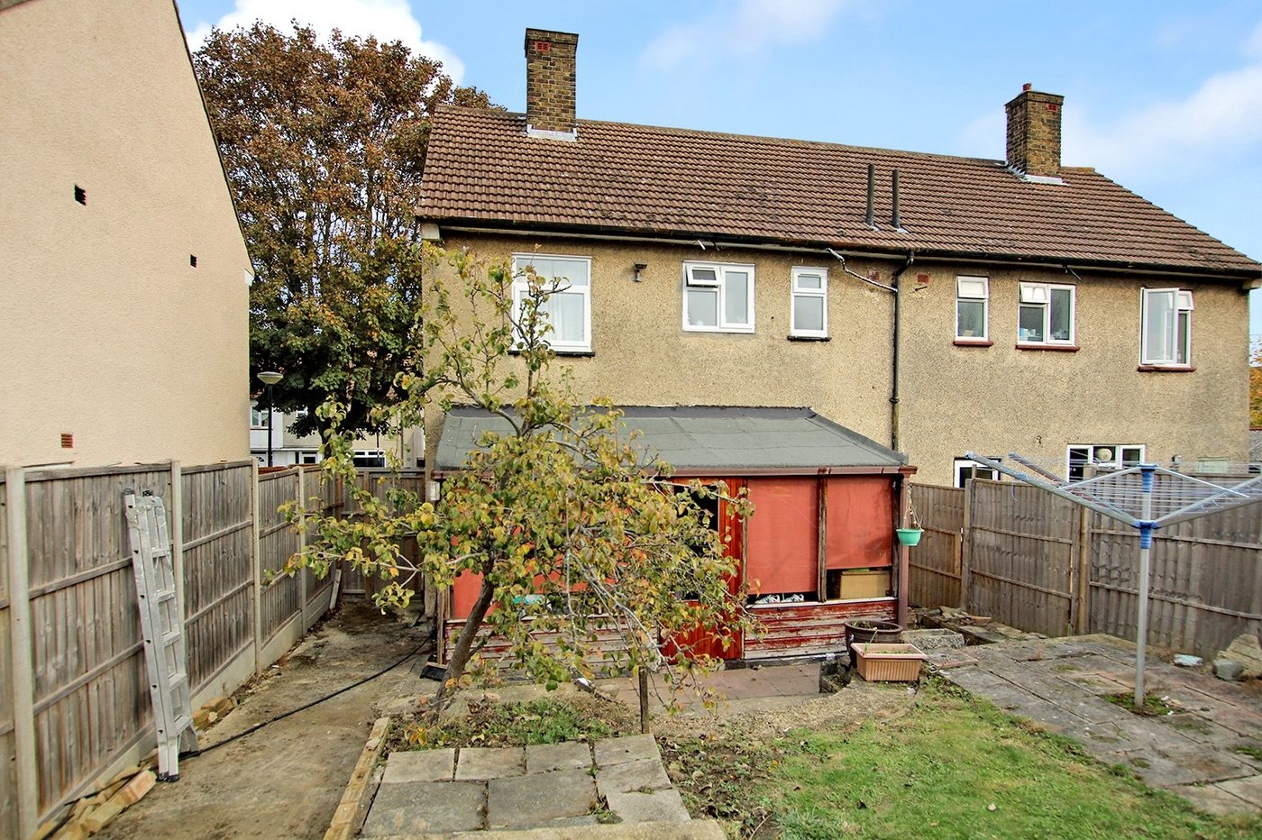 3 bedroom house for sale in London | Robinson Jackson