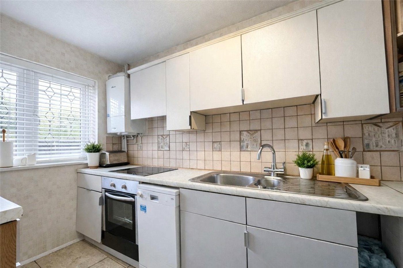 2 bedroom house for sale in Orpington | Robinson Jackson
