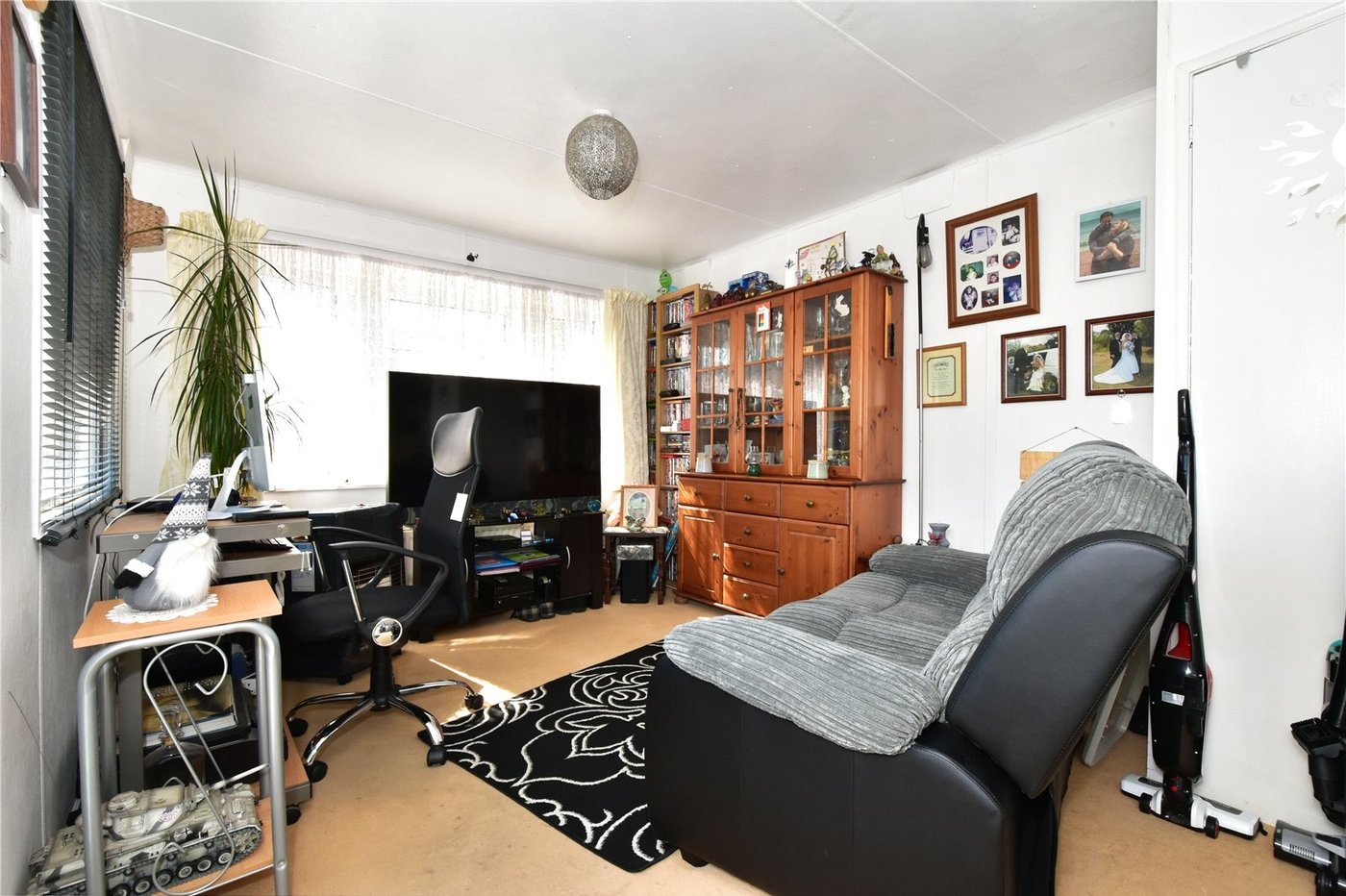 1 bedroom property for sale in Knatts Valley | Robinson Jackson