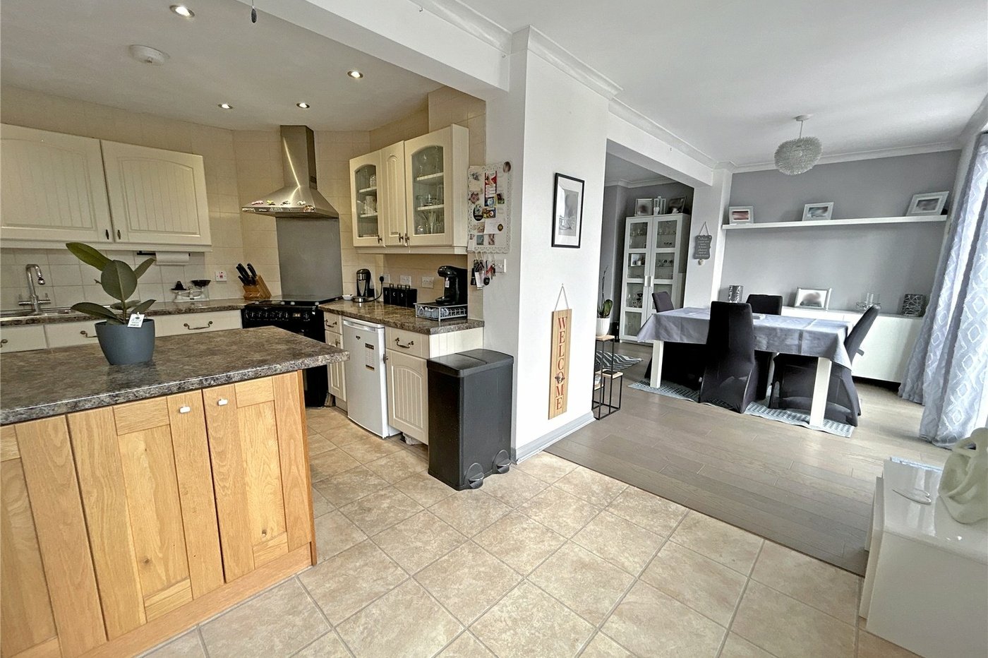 3 bedroom bungalow for sale in Sidcup | Robinson Jackson