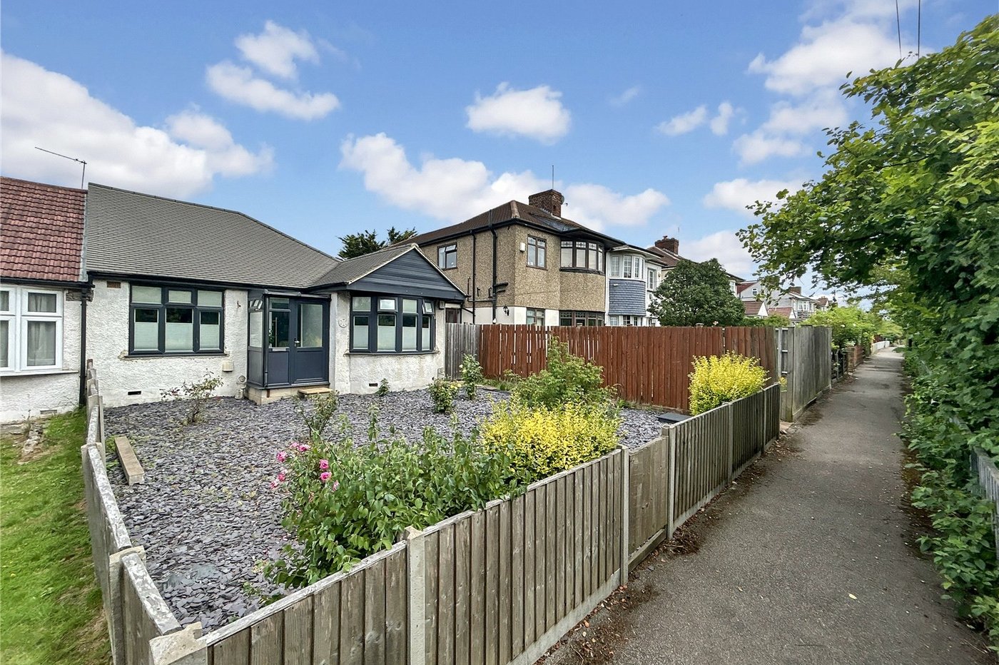 3 bedroom bungalow for sale in Sidcup | Robinson Jackson