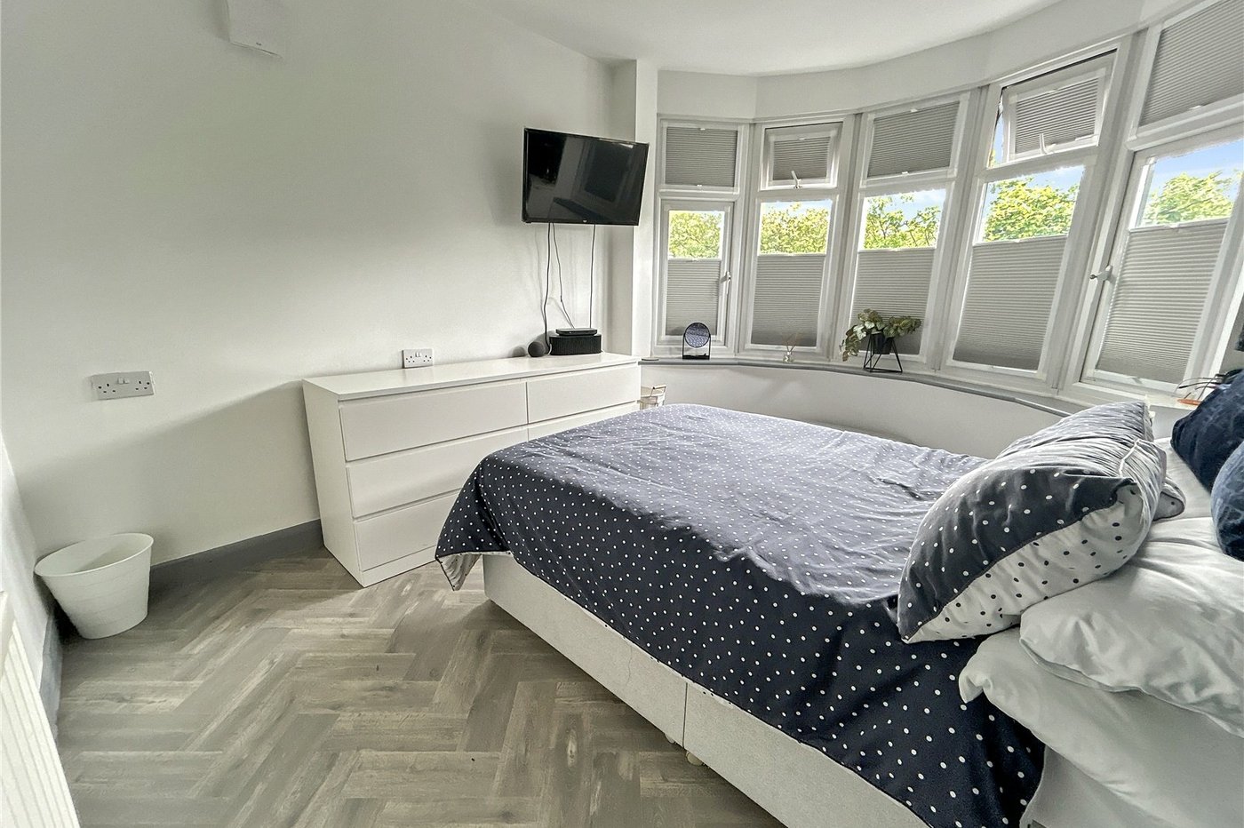 3 bedroom bungalow for sale in Sidcup | Robinson Jackson