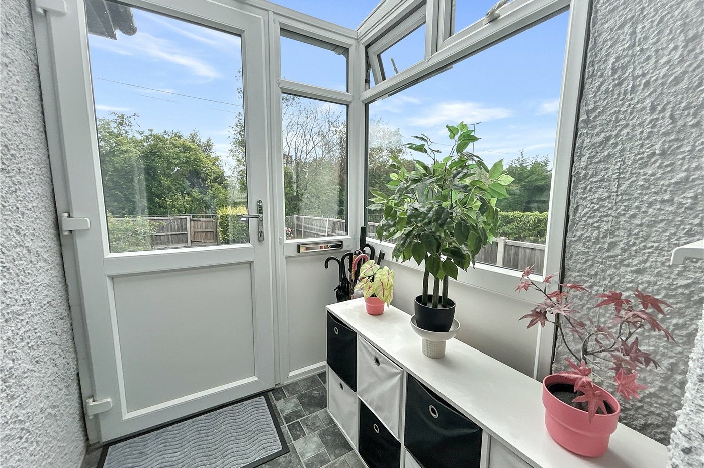 3 bedroom bungalow for sale in Sidcup | Robinson Jackson