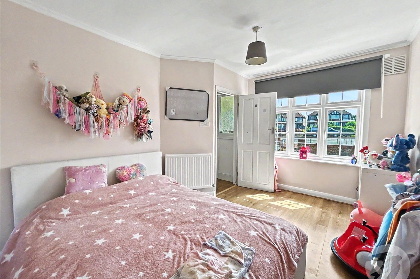 3 bedroom bungalow for sale in Sidcup | Robinson Jackson