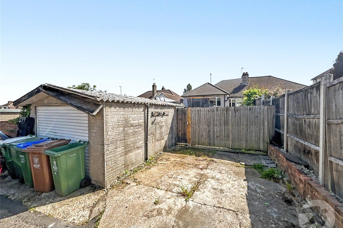 3 bedroom bungalow for sale in Sidcup | Robinson Jackson