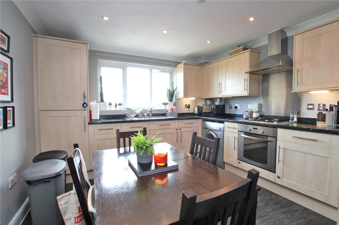 2 bedroom property for sale in New Eltham | Robinson Jackson