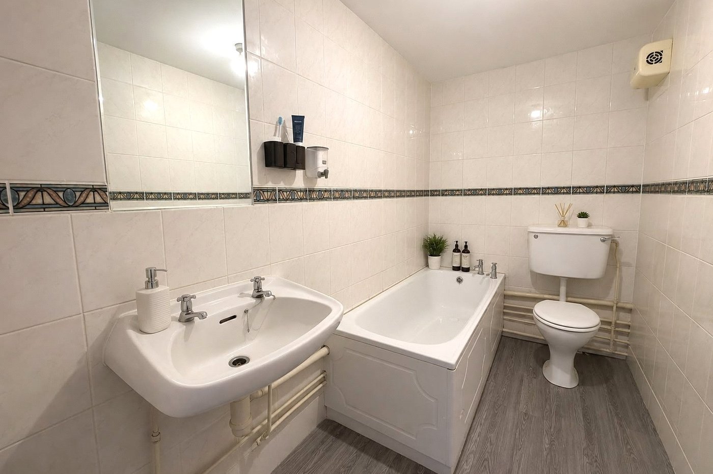 1 bedroom property for sale in Northfleet | Robinson Michael & Jackson