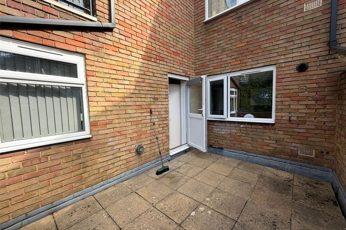 1 bedroom property for sale in Northfleet | Robinson Michael & Jackson