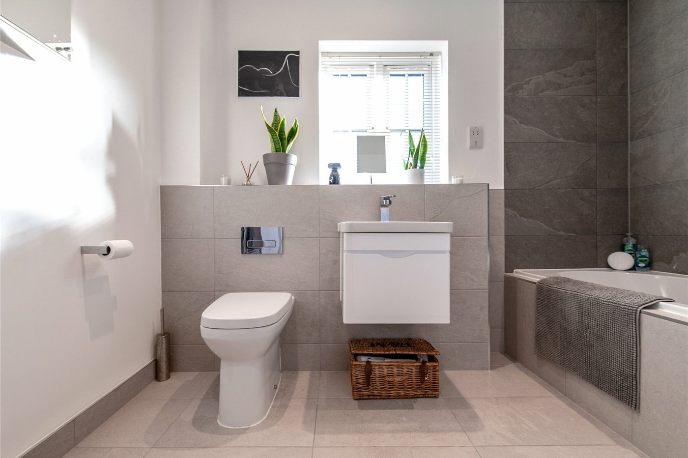 4 bedroom house for sale in Newington | Robinson Michael & Jackson