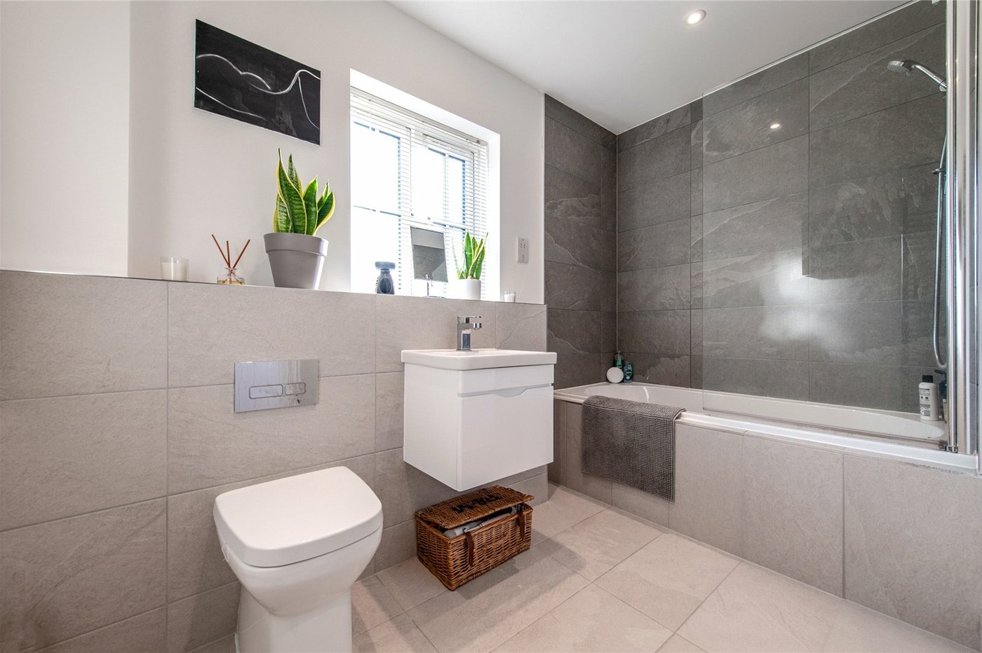 4 bedroom house for sale in Newington | Robinson Michael & Jackson