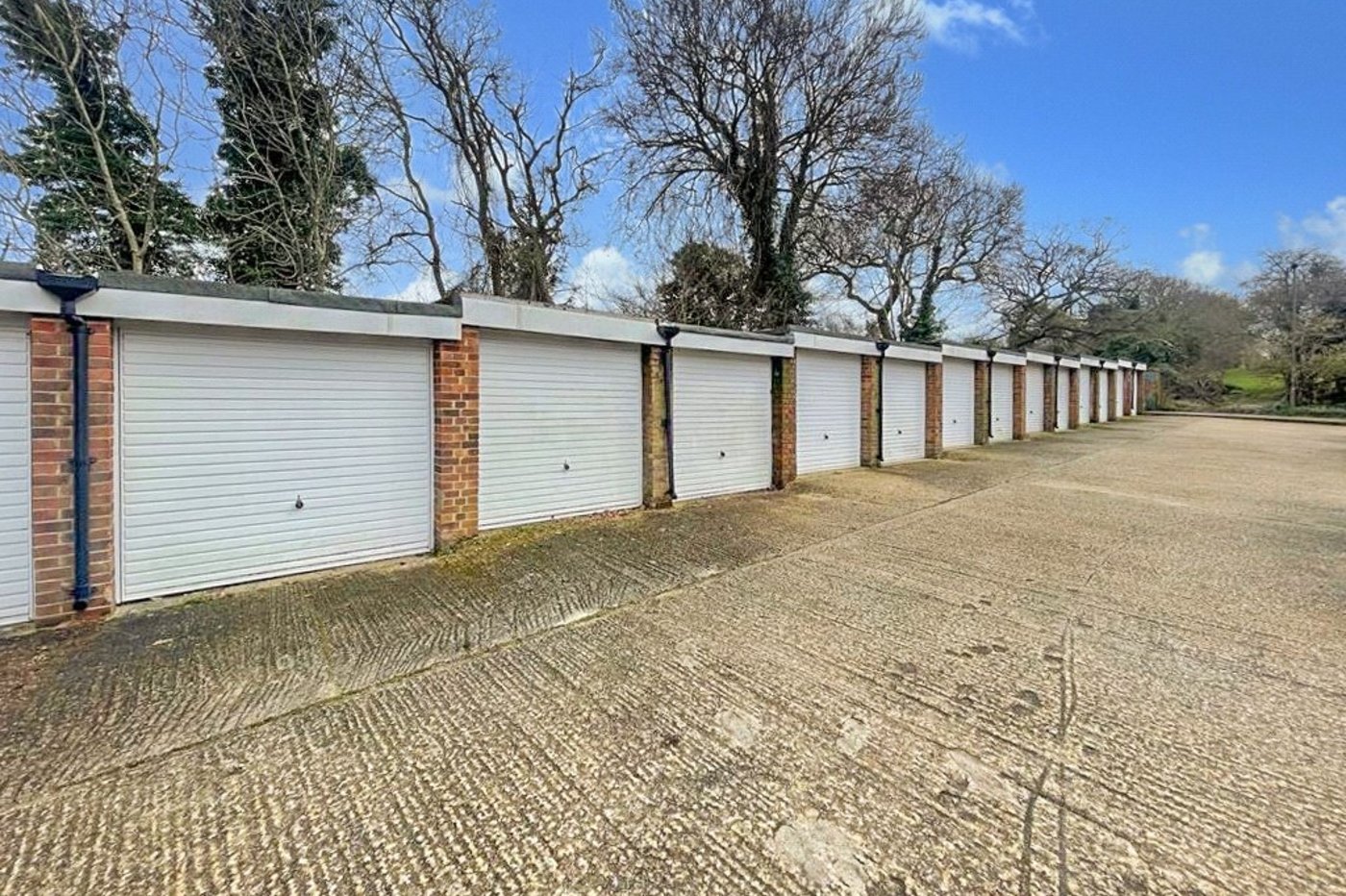 2 bedroom property for sale in Green Street Green | Robinson Jackson