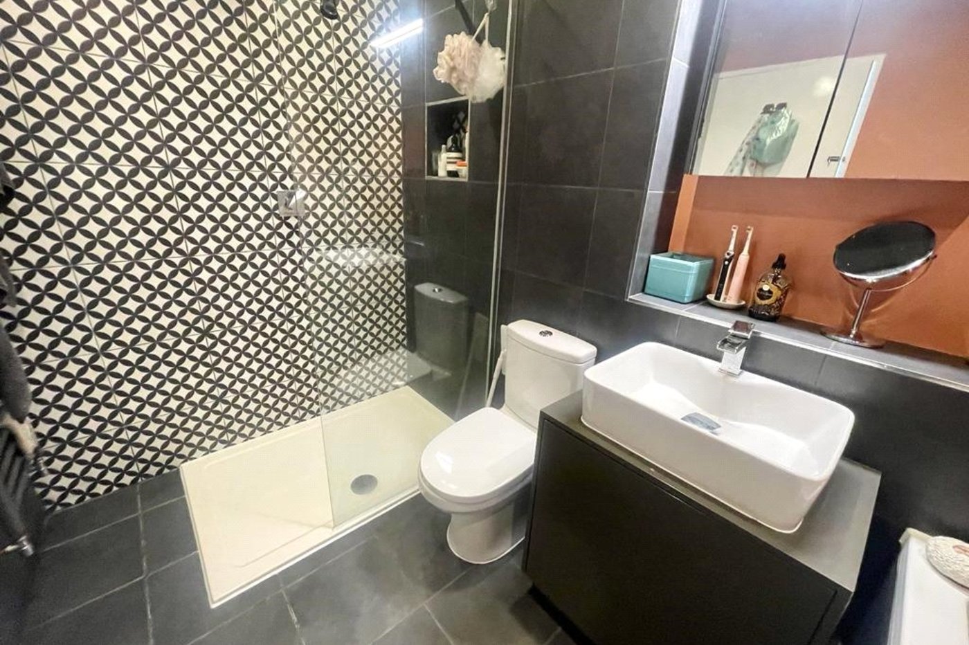 2 bedroom property for sale in Green Street Green | Robinson Jackson