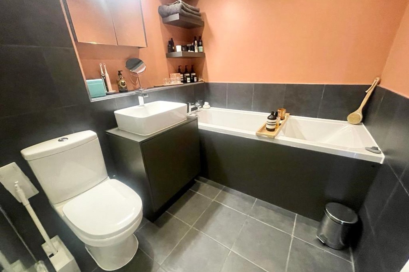 2 bedroom property for sale in Green Street Green | Robinson Jackson