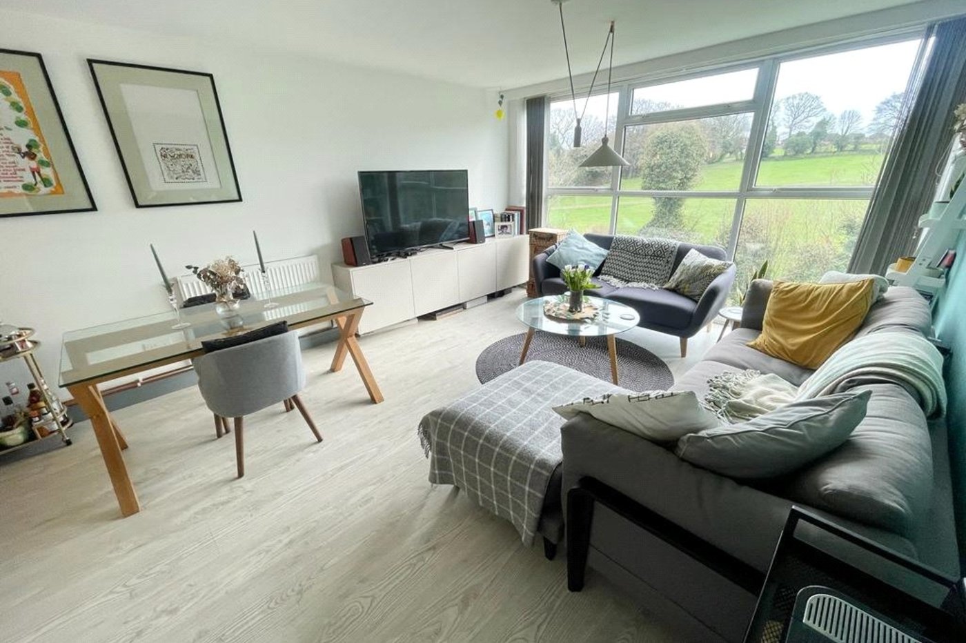 2 bedroom property for sale in Green Street Green | Robinson Jackson