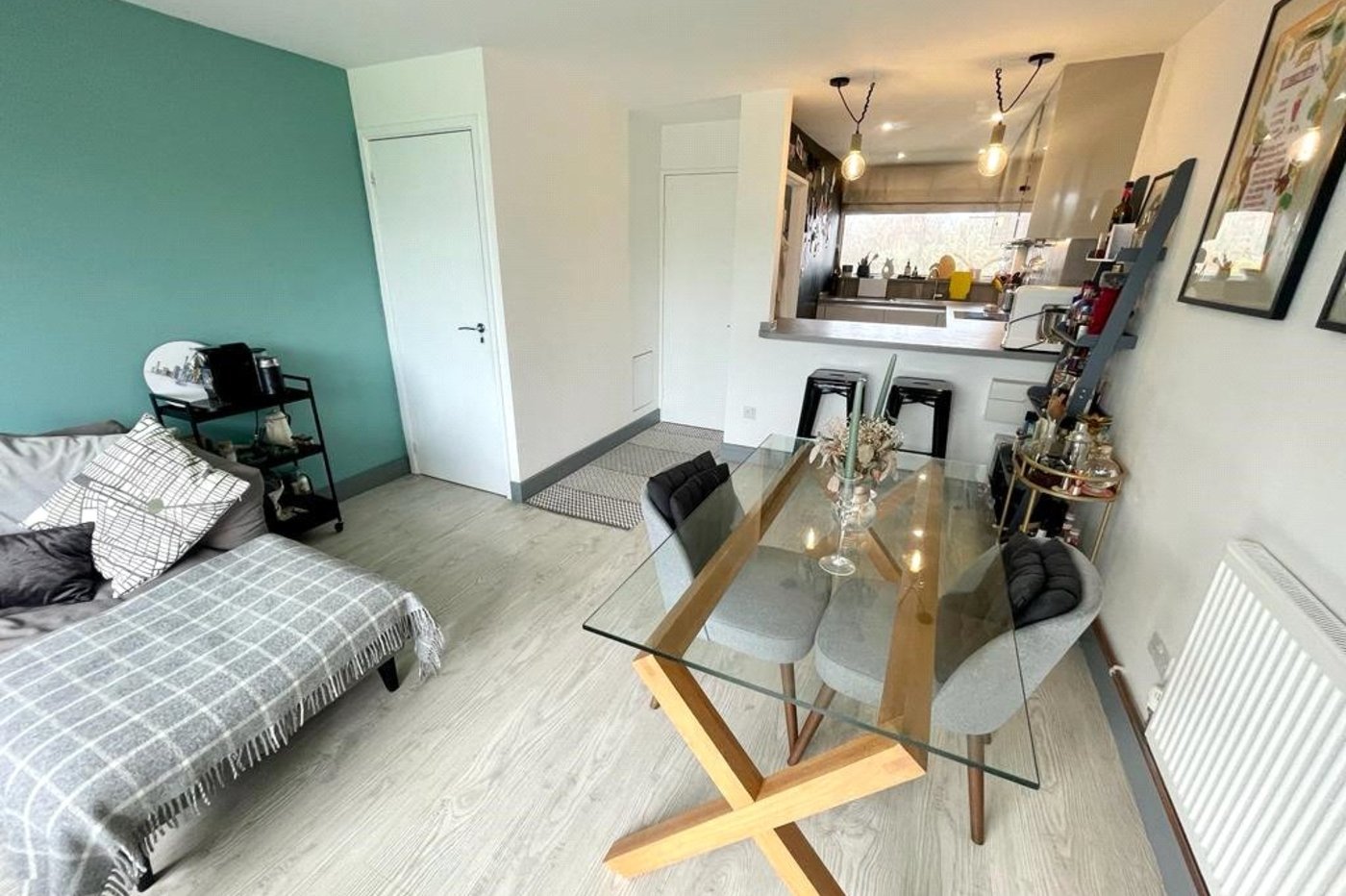 2 bedroom property for sale in Green Street Green | Robinson Jackson