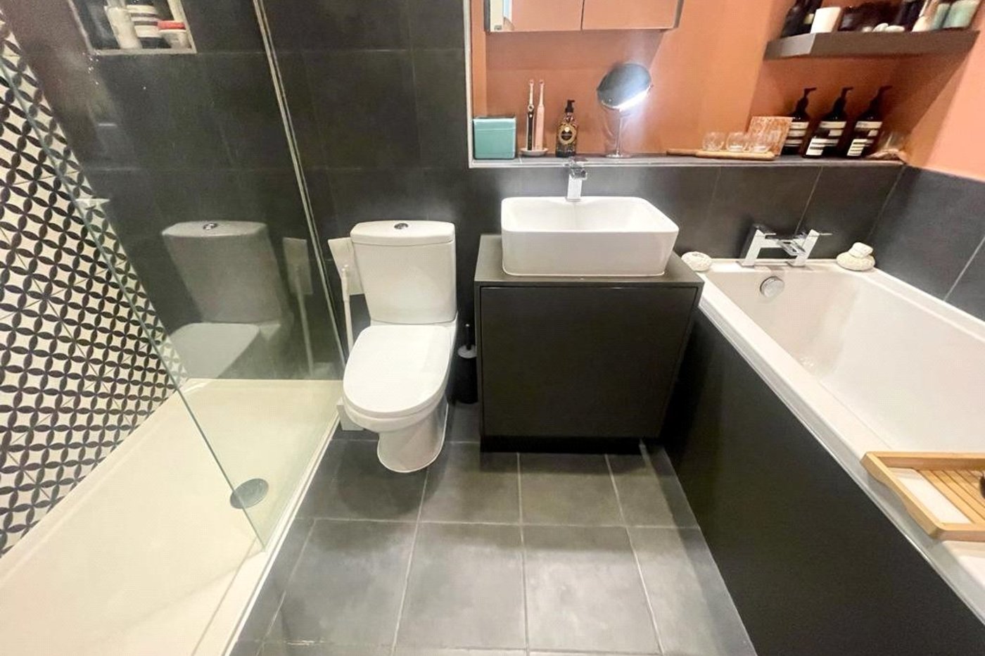 2 bedroom property for sale in Green Street Green | Robinson Jackson