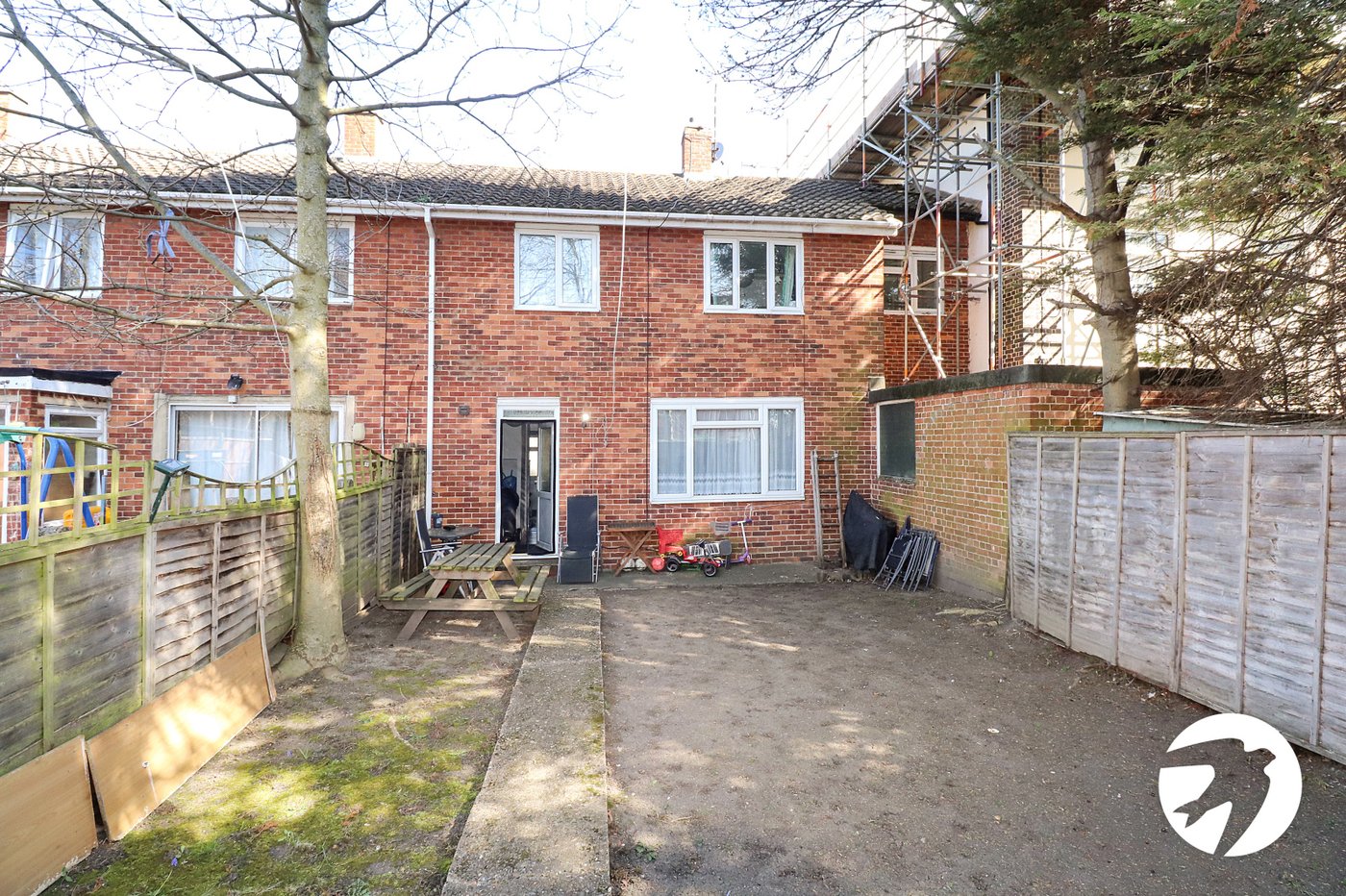 3 bedroom house for sale in London | Robinson Jackson