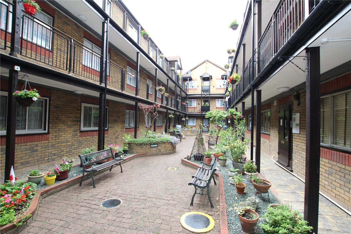 2 bedroom property for sale in Main Road | Robinson Jackson