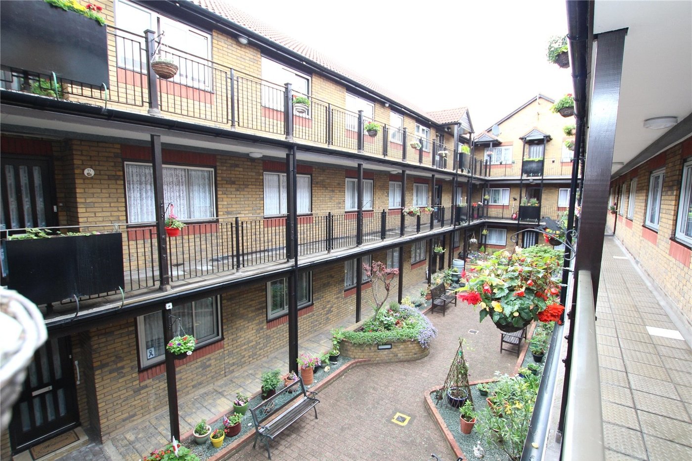 2 bedroom property for sale in Main Road | Robinson Jackson