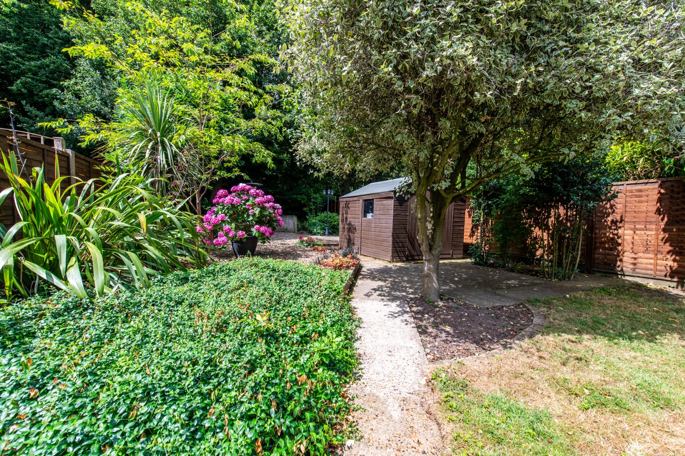 4 bedroom house for sale in Rainham | Robinson Michael & Jackson