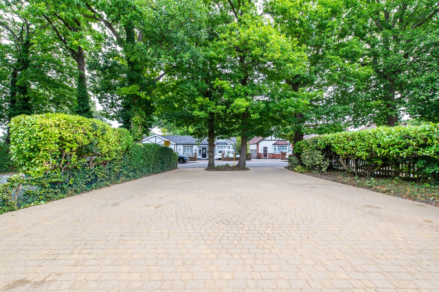 4 bedroom house for sale in Rainham | Robinson Michael & Jackson